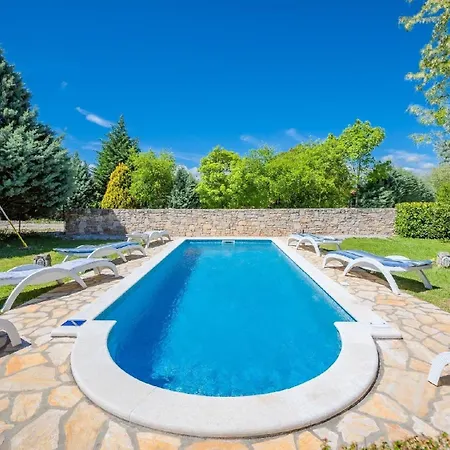 Semesterbostad Mit Privatpool Fuer 8 Personen Ca 240 Qm In Vrecari, Istrien Ostkueste Von Istrien *