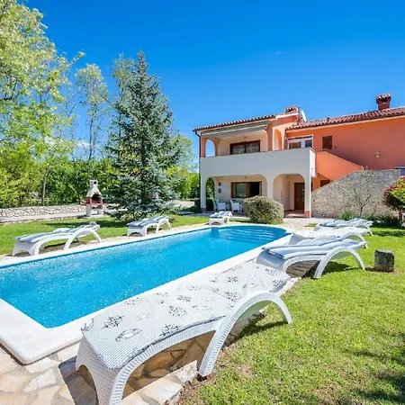 Semesterbostad Mit Privatpool Fuer 8 Personen Ca 240 Qm In Vrecari, Istrien Ostkueste Von Istrien *
