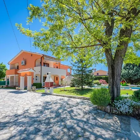 Mit Privatpool Fuer 8 Personen Ca 240 Qm In Vrecari, Istrien Ostkueste Von Istrien Semesterbostad Nedeščina
