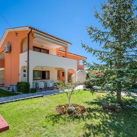 Semesterbostad Mit Privatpool Fuer 8 Personen Ca 240 Qm In Vrecari, Istrien Ostkueste Von Istrien *