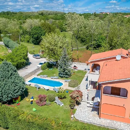 Mit Privatpool Fuer 8 Personen Ca 240 Qm In Vrecari, Istrien Ostkueste Von Istrien Semesterbostad Nedeščina
