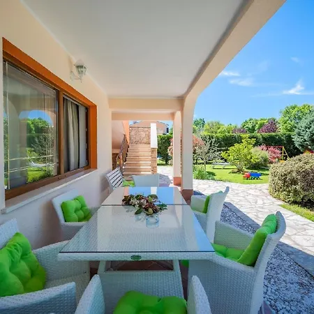 Mit Privatpool Fuer 8 Personen Ca 240 Qm In Vrecari, Istrien Ostkueste Von Istrien Nedeščina