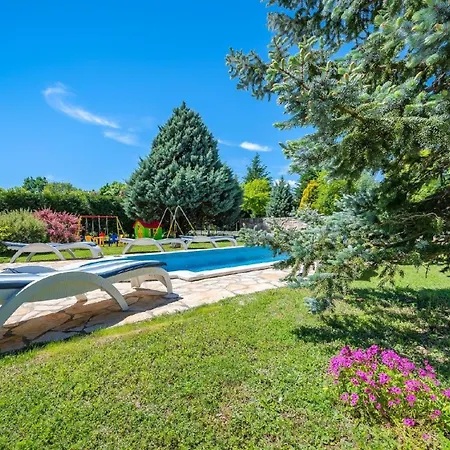 Mit Privatpool Fuer 8 Personen Ca 240 Qm In Vrecari, Istrien Ostkueste Von Istrien Semesterbostad *