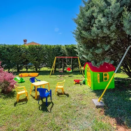 Mit Privatpool Fuer 8 Personen Ca 240 Qm In Vrecari, Istrien Ostkueste Von Istrien *
