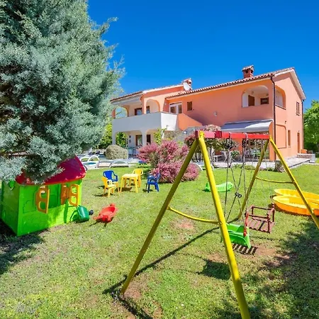 Mit Privatpool Fuer 8 Personen Ca 240 Qm In Vrecari, Istrien Ostkueste Von Istrien Nedeščina